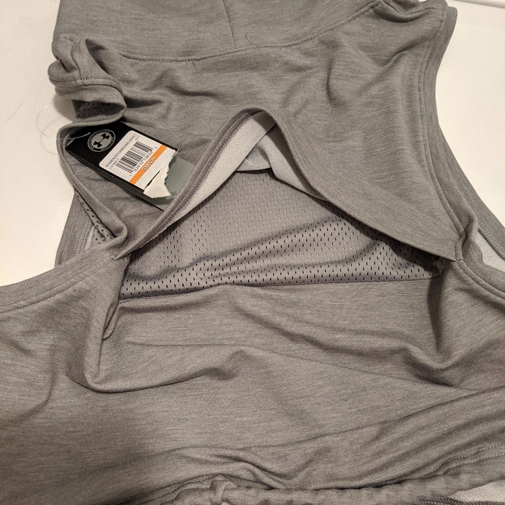 NWT UA Fleece Crop - Picture 8 of 12
